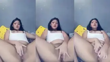 Bokep SMA Cewek Cantik Main Solo Di Kamar Kost poster